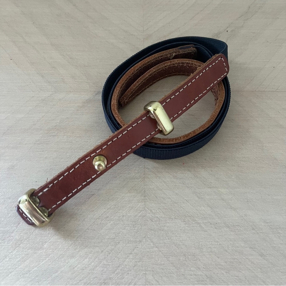 Gap Belt Women's Size XS Leather with Brass Buckle Stretch Band